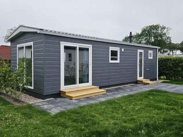Modern Chalet te Koop: 2 slaapkamers, luxe badkamer en tuin