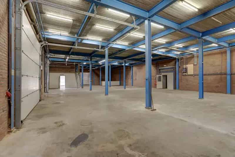 Bedrijfshal Leeuwarden 493m² te Huur