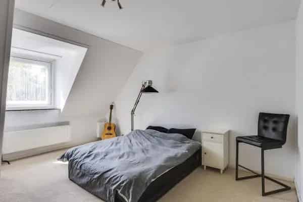 Ruime Hoekwoning 6 Slaapkamers 3 Badkamers Nuenen