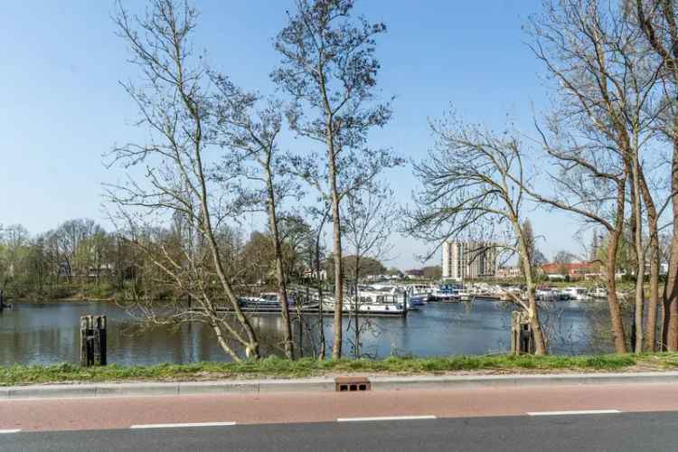 Ruime gezinswoning aan de haven met 4 slaapkamers en energielabel A+++