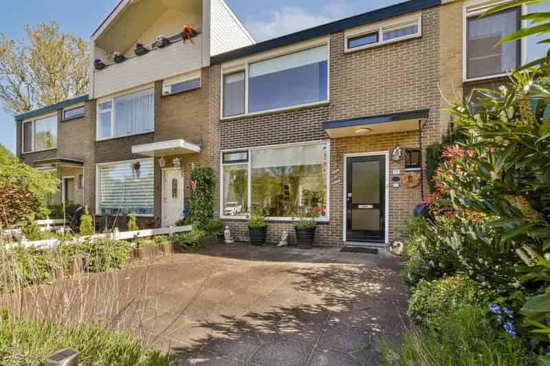 Huis te koop: Pinksterbloemweg 12 1508 BV Zaandam 