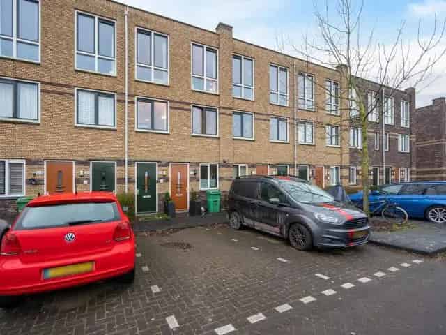 Gemeubileerde 3-kamerwoning te huur Almere Poort