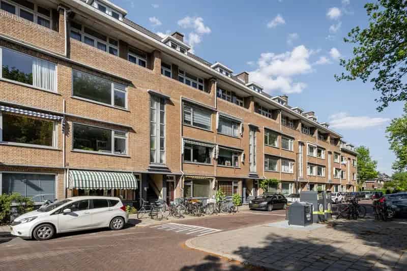 Jaren 30 Benedenwoning Schiedam 85m2 Tuin Kelder