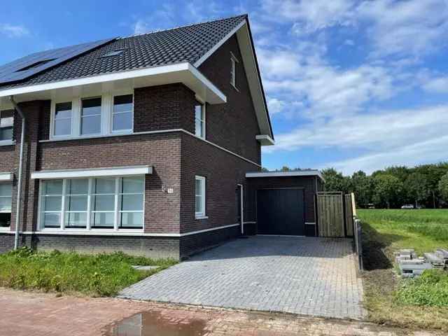 Te Huur Marknesse 6 Kamer 2 Onder 1 Kap Woning 138m2