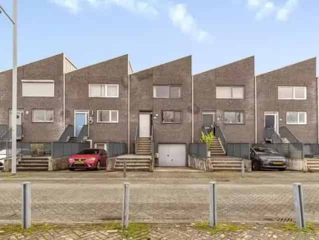 Instapklare Split-Level Woning Nieuw Vennep