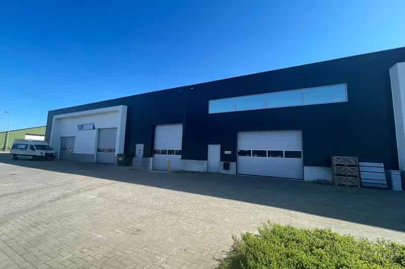 Bedrijfshal te Huur Reusel 125m² Kantoor 85m² A67