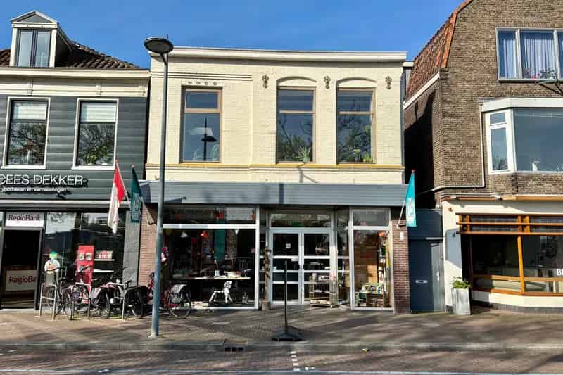 Winkelruimte te Koop Wormerveer: Beleggingspand Zaanbocht