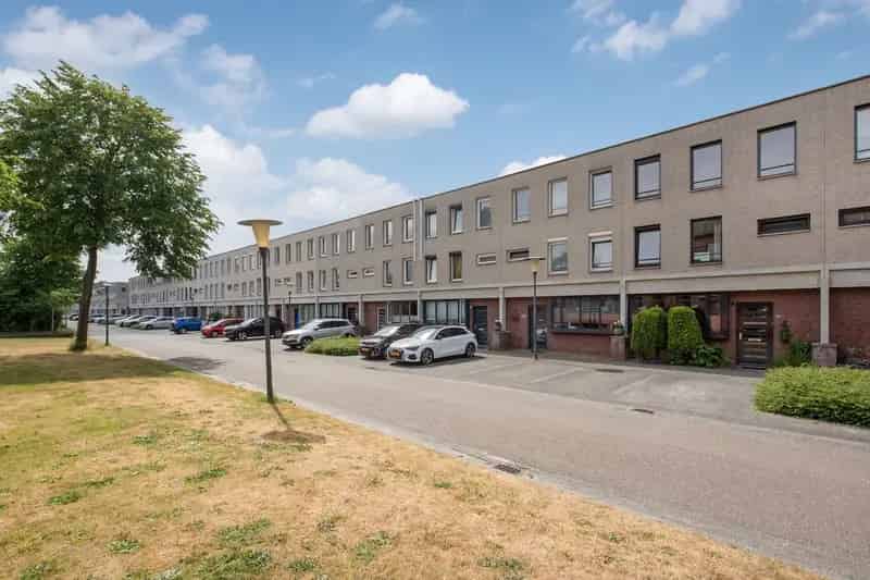 Huis te koop Zoetermeer: Ruime 6 kamer woning met 5 slaapkamers en A+ label