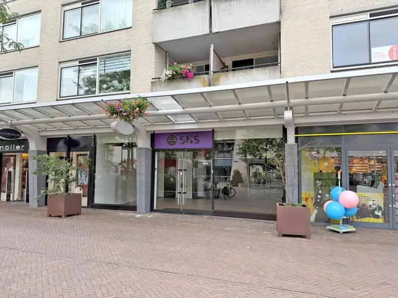 Winkel Almere | Zoek winkels te huur: Globeplein 21 1334 BT Almere 