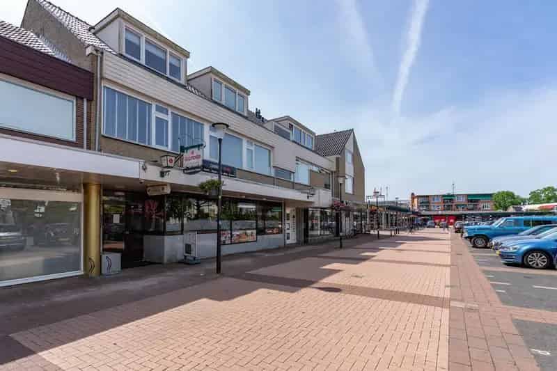 Belegging Heerhugowaard: Twee Winkelruimtes te Koop Raadhuisstraat