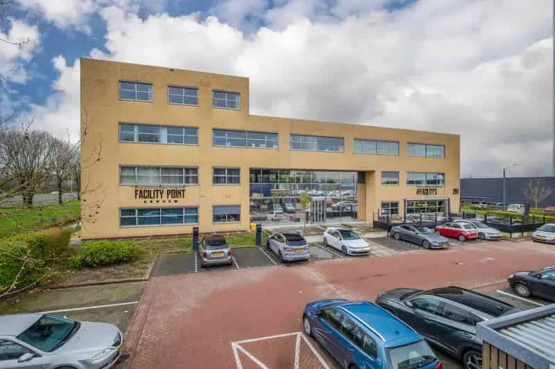 Belegging Arnhem: Business Center te koop 3638m²