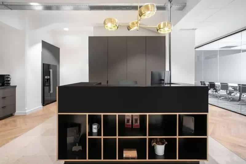 Privékantoor 5-6 Personen Toplocatie Volledig Gemeubileerd
