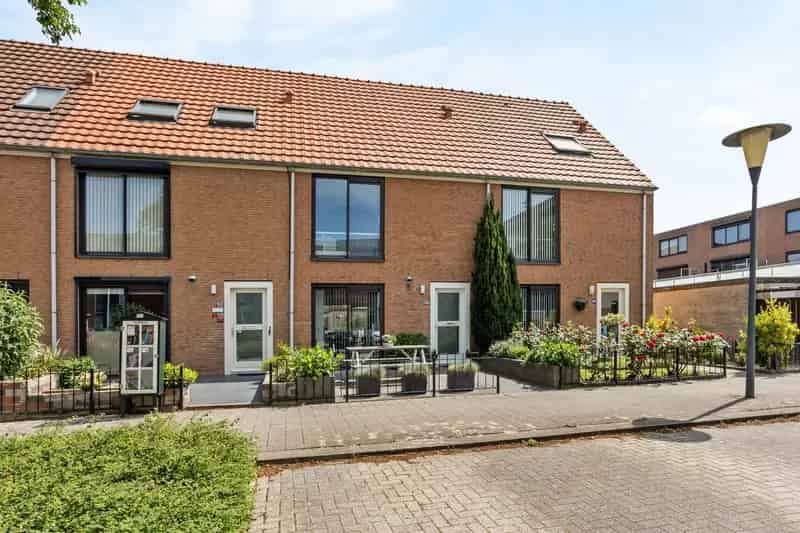 Ruime 5-kamer Eengezinswoning Oosterheem Zonnige Tuin Moderne Keuken