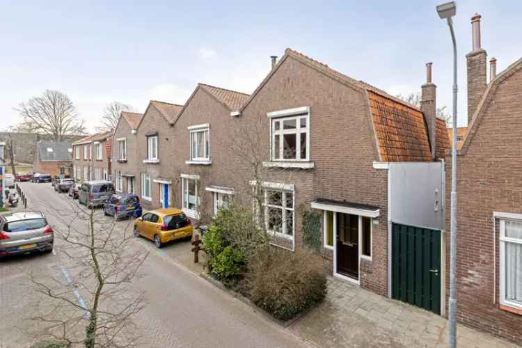 Jaren 30 woning met 4 slaapkamers garage en tuin