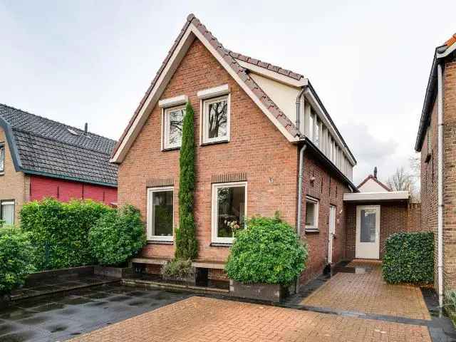 6 Slaapkamers Vrijstaande woning s Gravendeel