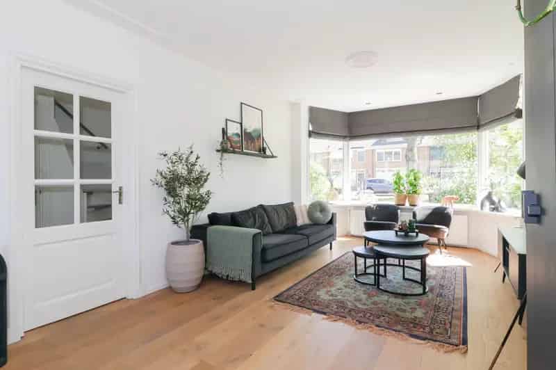 Huis te koop Bunschoten-Spakenburg: Modern Comfort en Sfeervolle Tuin
