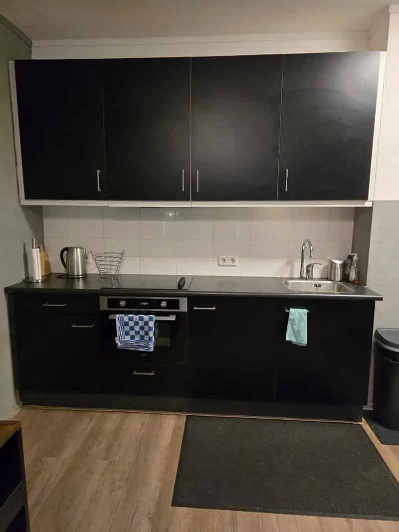 Kamer nabij Bus Trein Winkelcentrum - Modern ingericht