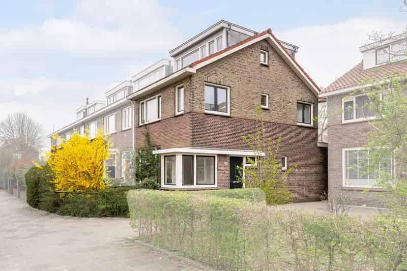 Jaren 30 Hoekwoning Vlaardingen  Volledig Gerenoveerd Energielabel A