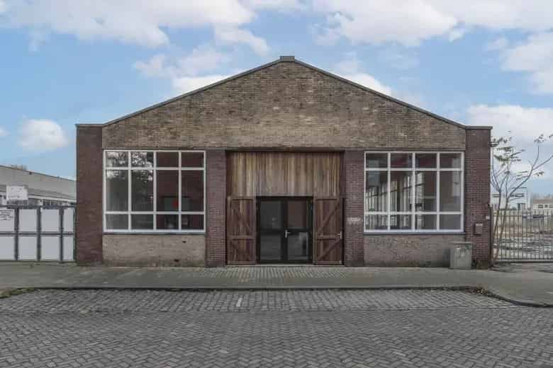 360 m2 Kantoorruimte te Huur Tilburg Piushaven
