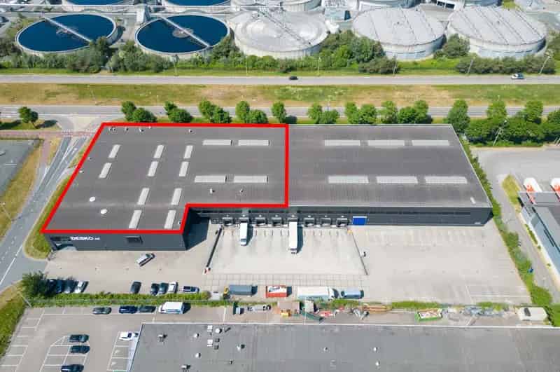 Bedrijfshal Amsterdam Sloterdijk 5776m2 te Huur Logistiek Kantoor Showroom