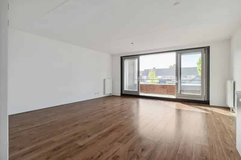 3 Kamer Appartement Breda Nabij Haagdijk  Ruim Balkon Parkeerplaats