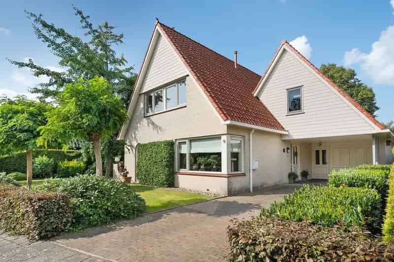 Ruime vrijstaande woning 4 slaapkamers nabij natuurgebied