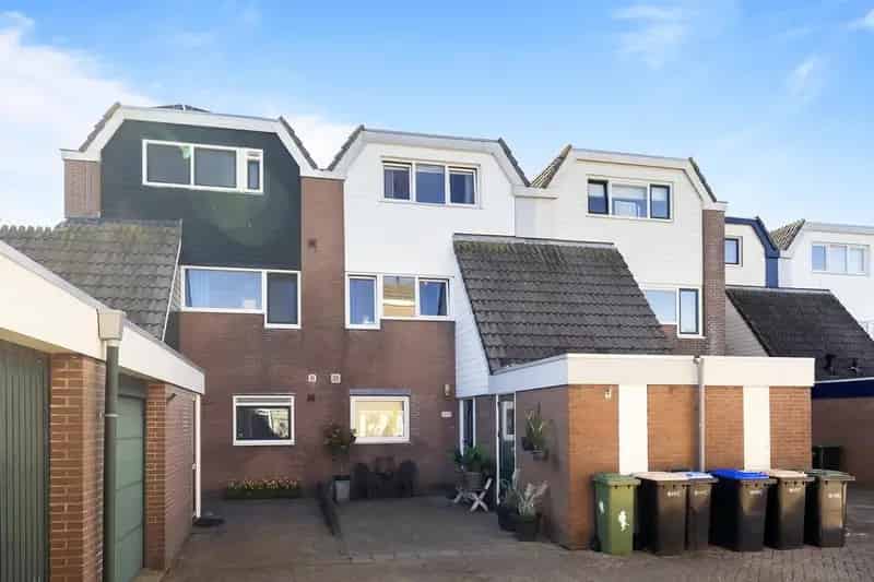 4 Slaapkamers Ruime Tuin Garage Ideale Gezinswoning