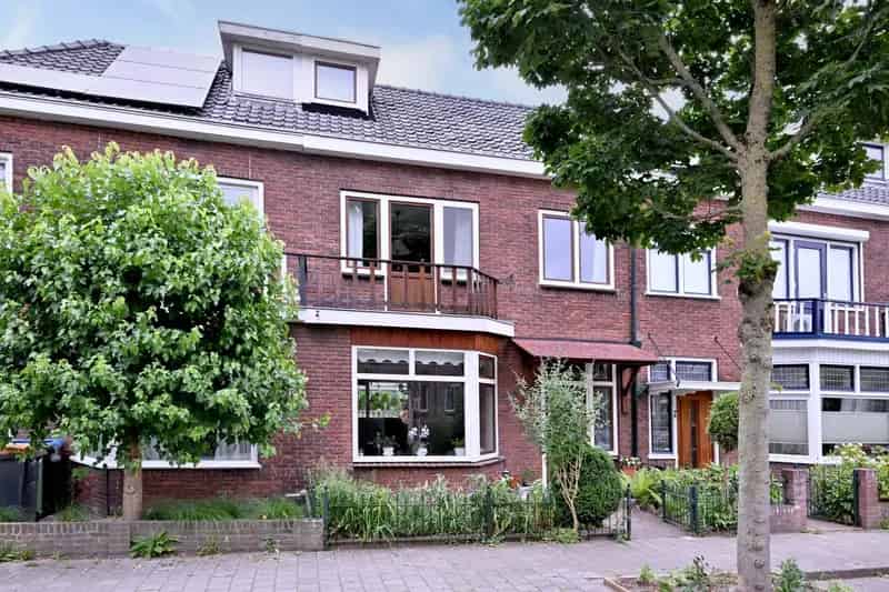 Huis te koop Deventer jaren 30 karakter 3 slaapkamers moderne badkamer