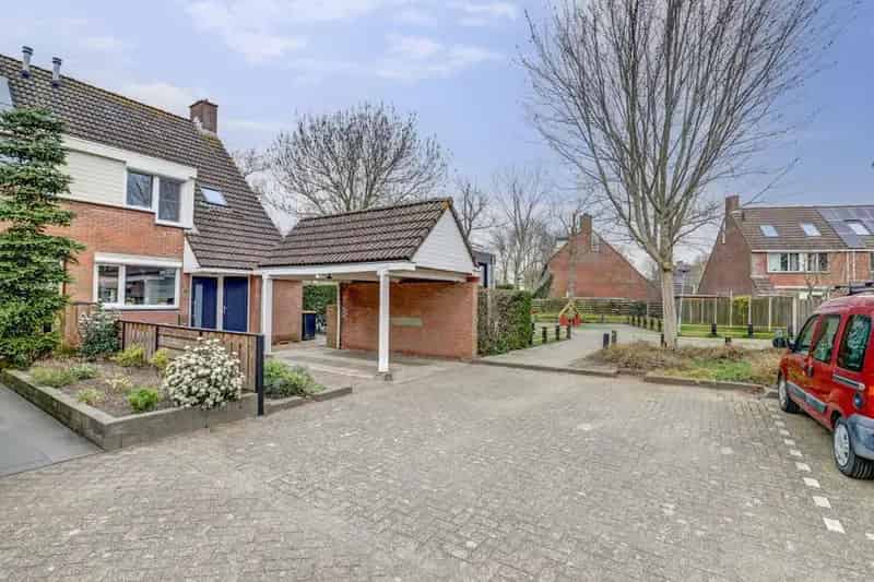 Ruime Hoekwoning Zierikzee 4 slaapkamers Carport Tuin Zonnepanelen