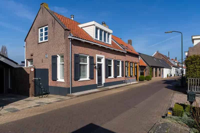 Instapklare woning met authentieke details en moderne keuken