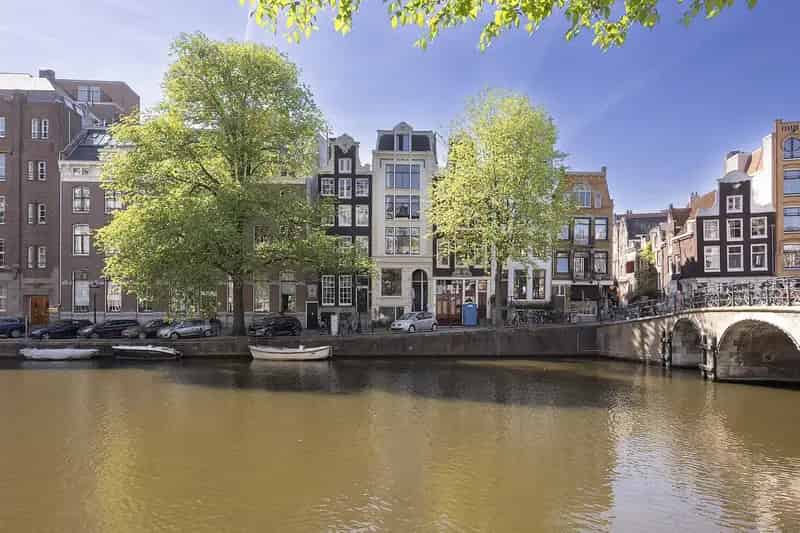 Appartement te koop aan het Singel Amsterdam