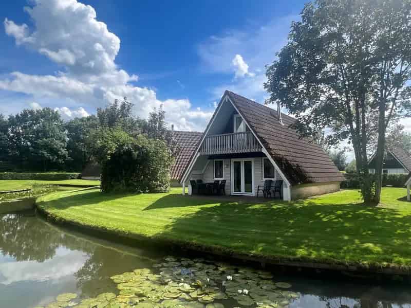Recreatiewoning Gramsbergen - 3 slaapkamers - Aan het water