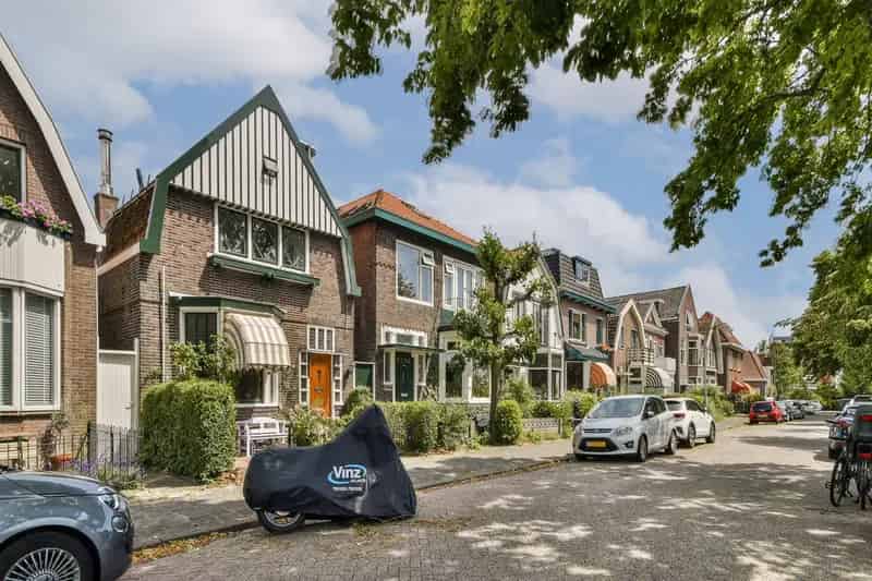 Huis te koop Prins Hendrikkade Zaandam: 3 slaapkamers, moderne keuken, duurzaam