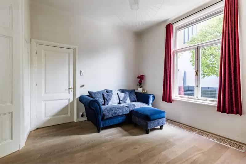 Huis te koop Bussum Spiegel: Luxe villa met 6 kamers en gastenverblijf
