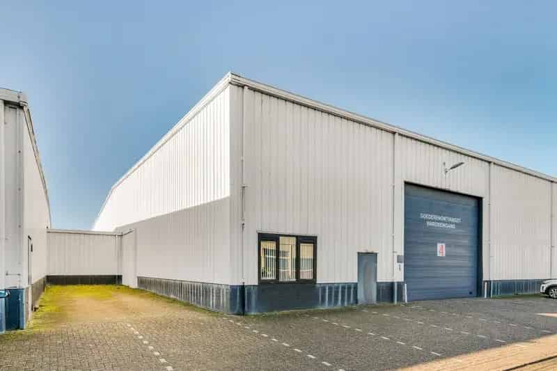 Bedrijfshallen te Huur Roermond