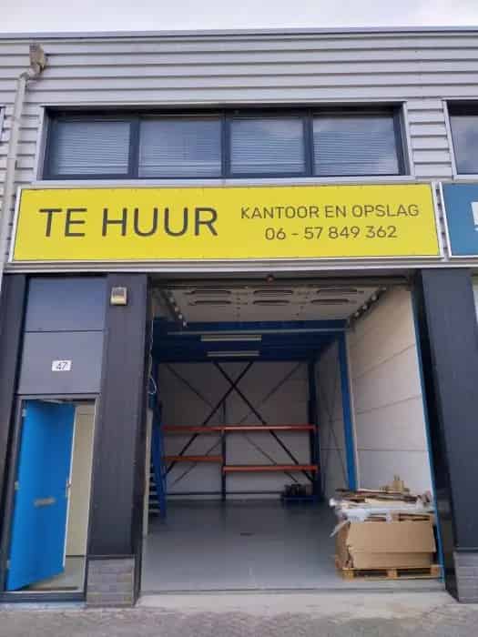 Bedrijfspand Kantoor Opslagruimte Parkeerplaatsen Beveiligd