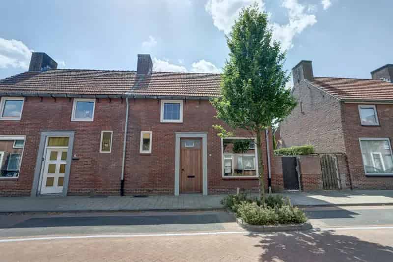 Huis Te Koop , 11, Burgemeester de Grauwstraat, Noord-Brabant
