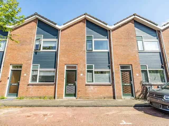 Een gezinswoning te koop in Leiden Lombokstraat