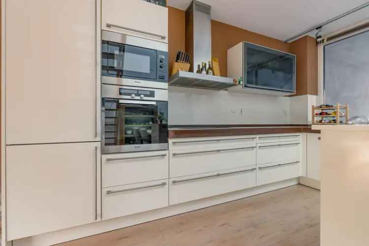 Ruime Tussenwoning Almere Noorderplassen 196m² 5 Kamers Energielabel A+