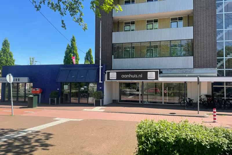 Winkelruimte te Huur Huizen 200m² Winkelcentrum De Phohi