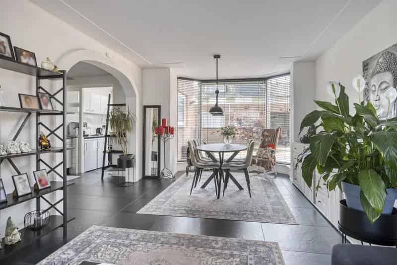 Ruime Hoekwoning Bloemenoord 4 Slaapkamers