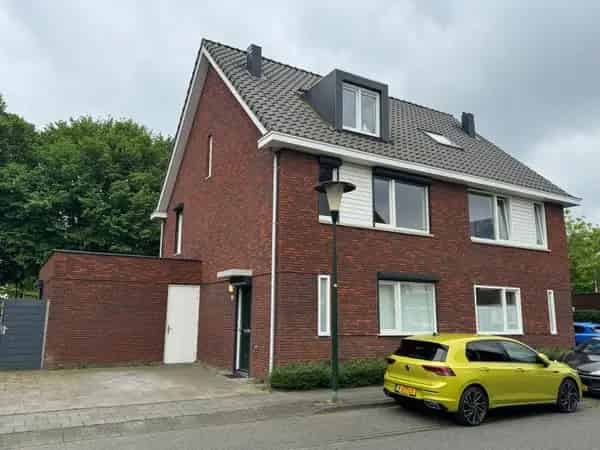 Halfvrijstaande woning Berkelbosch Eindhoven 4 slaapkamers