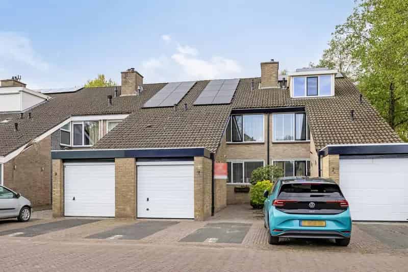 Ruime Tussenwoning Made 8 Zonnepanelen Garage 2 Parkeren