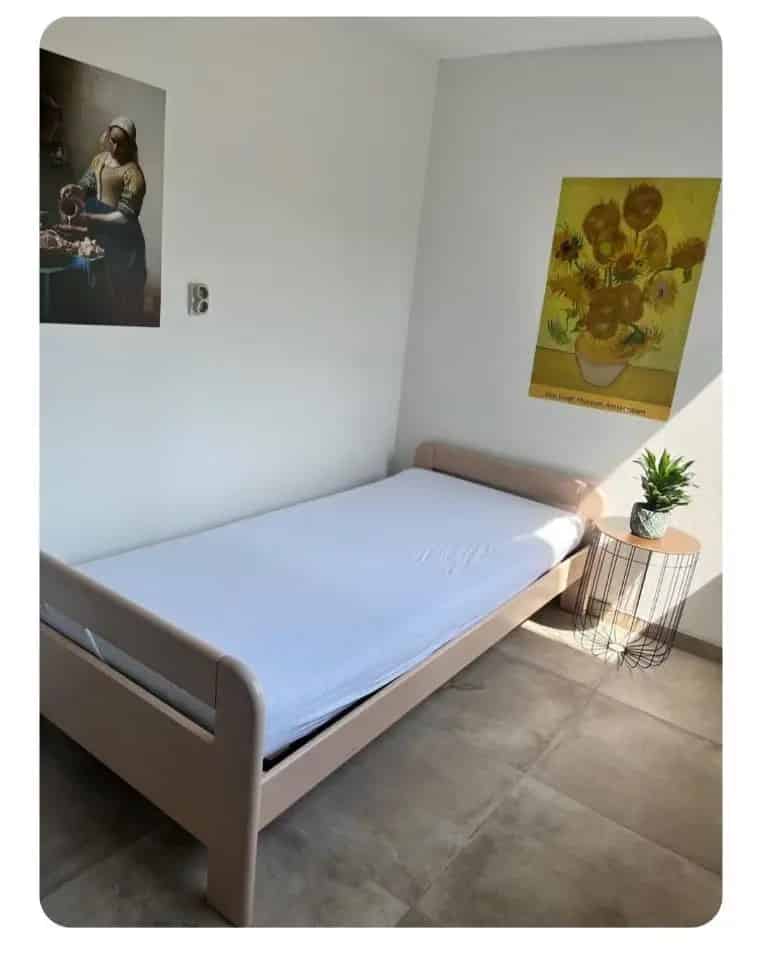 ROOM for FEMALE tenant