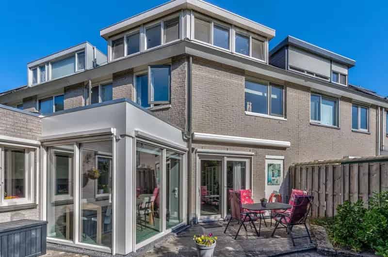 Ruime 6-kamer gezinswoning Molenbuurt