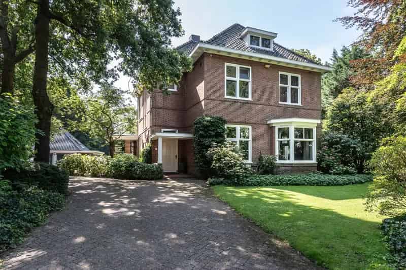 Huis te koop Aerdenhout: Ruime gezinsvilla met zwembad en guesthouse