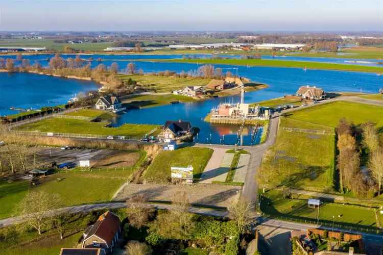 Bouwkavel te koop in Veen: Ruime kavel in nieuwbouwwijk