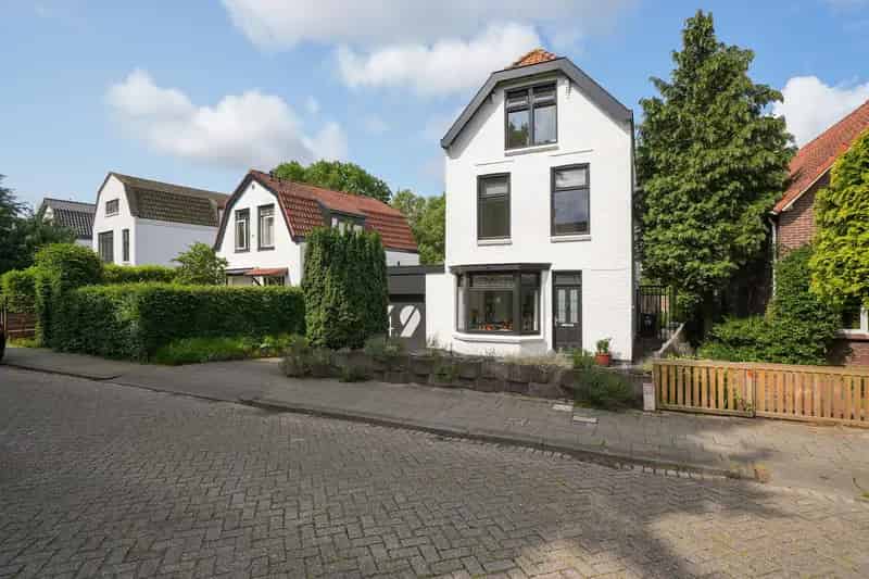 Jaren 30 woning Rotterdam 4 slaapkamers  Tuin Garage