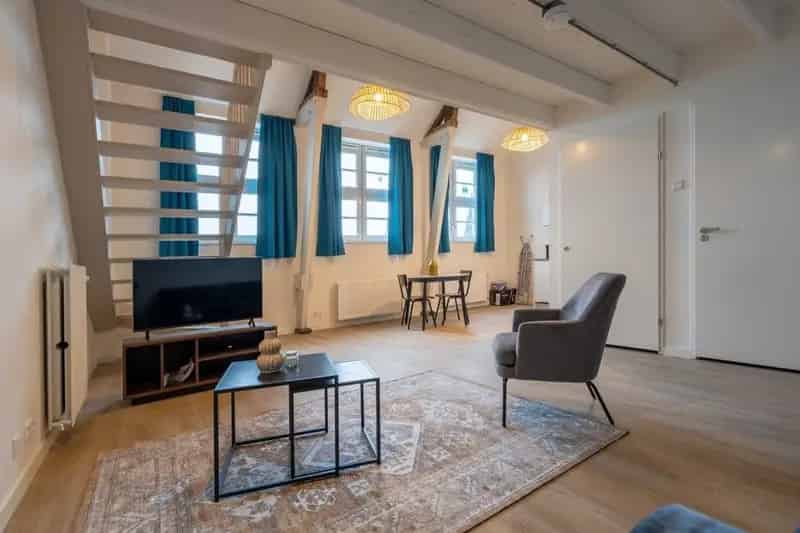 Rotterdam Vreewijk Loft Apartment  Nieuwe Keuken Badkamer