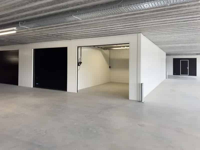 Garagebox Berkel en Rodenrijs | Zoek garageboxen te huur: Industrieweg 69-102 2651 BC Berkel en Rodenrijs 